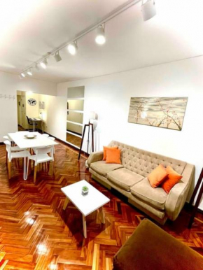 Dpto ubicacion perfecta cuatro habitaciones tres baños en calle caseros, renovado y remodelado